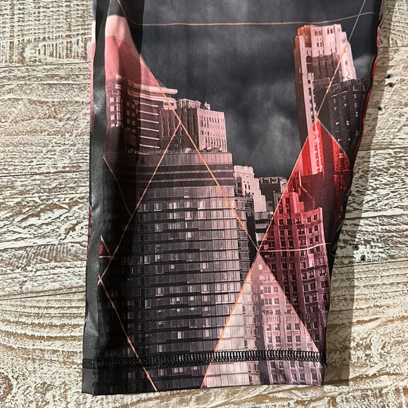 ADIDAS Size XL Womens Ultimate Fit 3/4 City Tight Excellent Cond - Picture 7 of 10